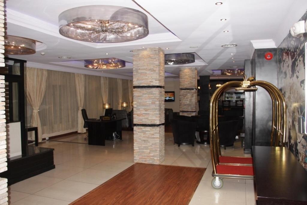 Owu Crown Hotel Ibadán Exterior foto