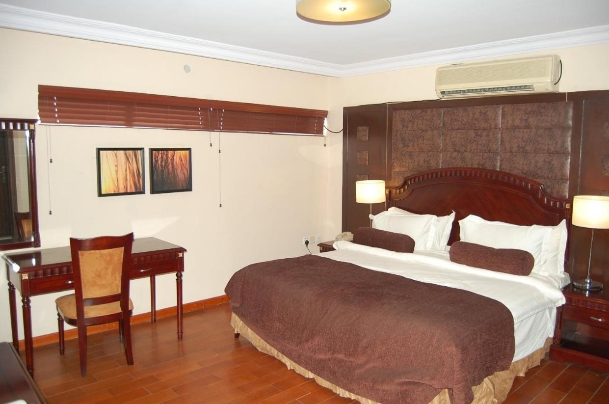 Owu Crown Hotel Ibadán Habitación foto