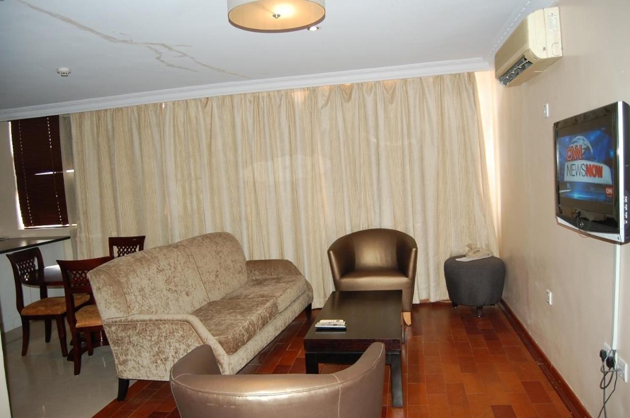 Owu Crown Hotel Ibadán Habitación foto